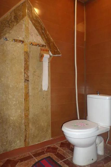  Spandaryan House - picture  : Toilet,Property building,Bathroom,Property 