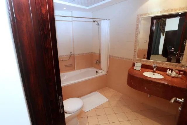  Sharjah Premiere Hotel & Resort - picture  : Bathroom,Bathroom,Property 