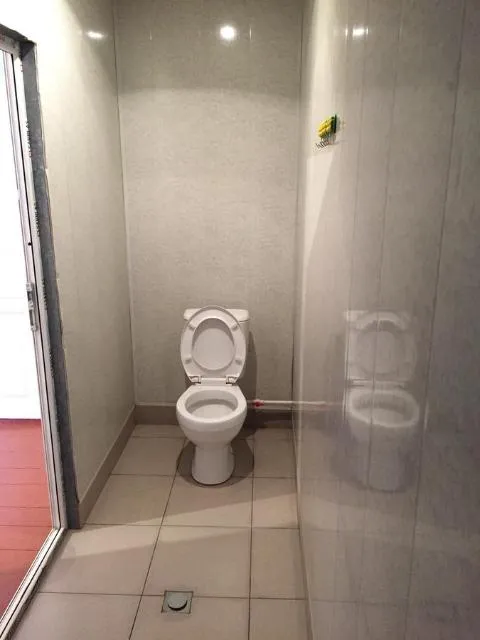  Meghri Inn - picture  : Shower,Bathroom,Bathroom,Day,Property 