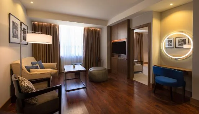  Radisson BLU Hotel Yerevan - picture  : Seating area,Living room,Property 