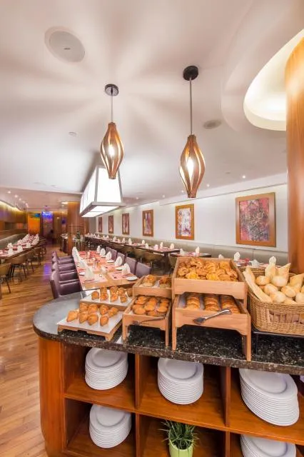  Burjuman Arjaan by Rotana - Dubai - picture  : Restaurant/places to eat,BBQ facilities,Food,Breakfast,Buffet breakfast,Property 