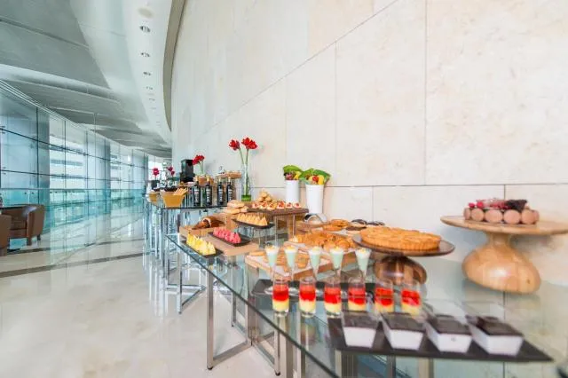  Burjuman Arjaan by Rotana - Dubai - picture  : BBQ facilities,Food,Breakfast,Banquet/Function facilities,Property 