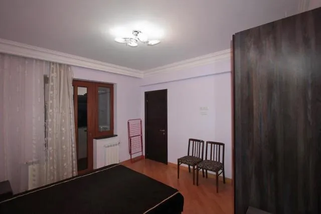  Caliseum Sayat-Nova 33 - picture  : Restaurant/places to eat 