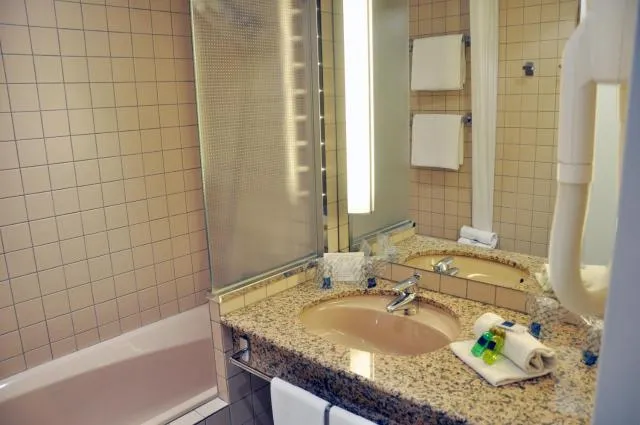  Novotel Andorra - picture  : Bathroom,Bathroom,Property 