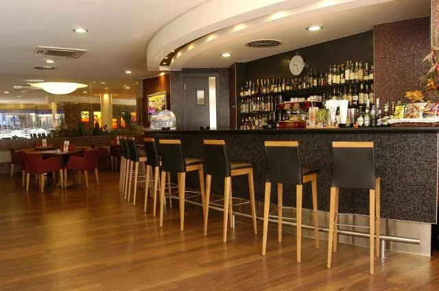  Novotel Andorra - picture  : Toilet,Patio,Lounge or bar,Property 