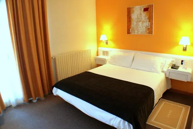  Hotel Kandahar - picture  : Bed,Bed,Room 