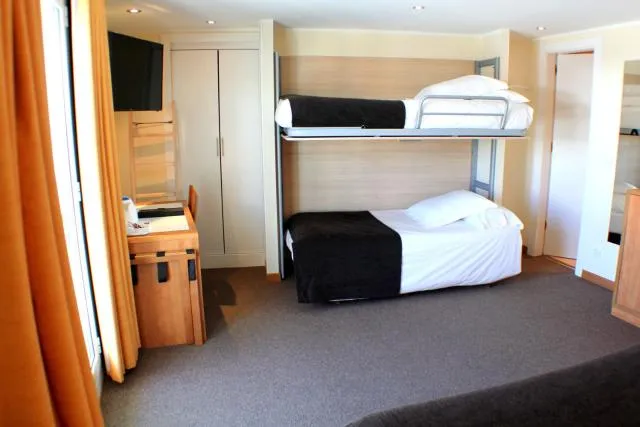  Hotel Kandahar - picture  : Bed,Off site,Room 