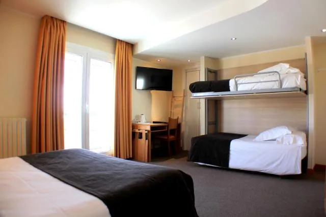  Hotel Kandahar - picture  : Bed,Off site,Room 