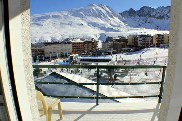  Hotel Kandahar - picture  : Balcony/terrace,Nearby landmark,City view,Mountain view,View,Landmark view,Property 