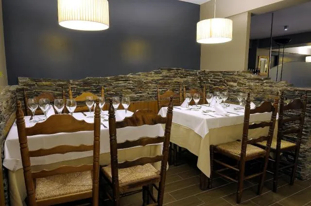  Hotel Kandahar - picture  : Toilet,Property building,Restaurant/places to eat,Property 