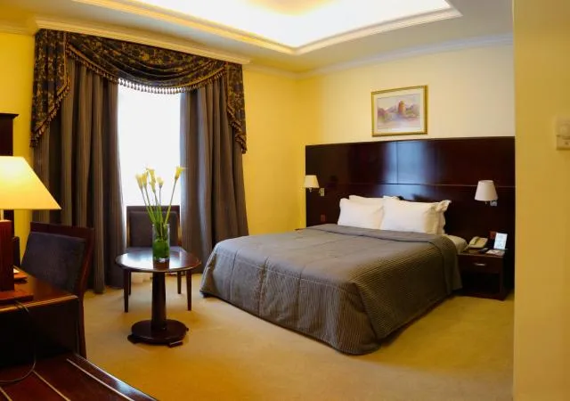  Sharjah Premiere Hotel & Resort - picture  : Restaurant/places to eat,Bed,View,Bedroom,Property 