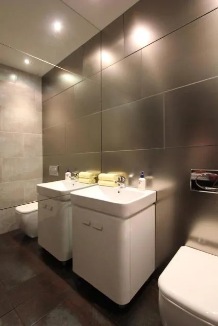  Metro apartment - picture  : Bathroom,Bathroom,Property 