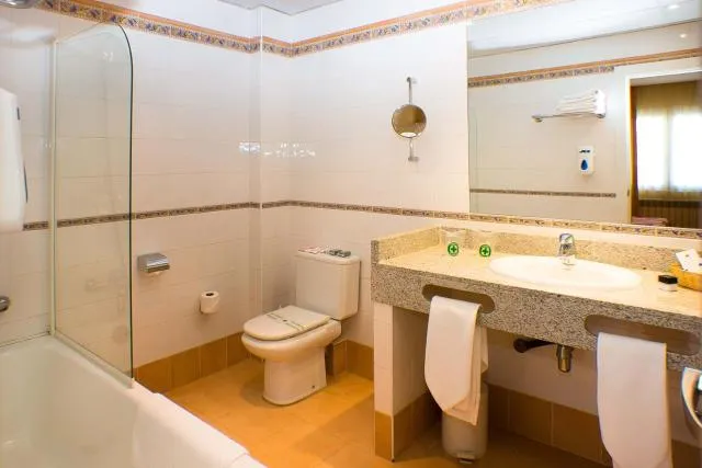  Hotel Kandahar - picture  : Bathroom,Bathroom,Property 
