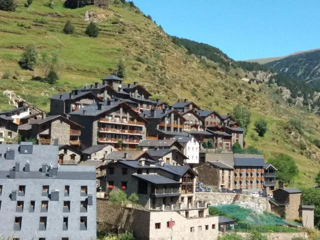  Ransol - El Tarter - picture  : Neighbourhood,Bird's eye view,Aqua park,Property 