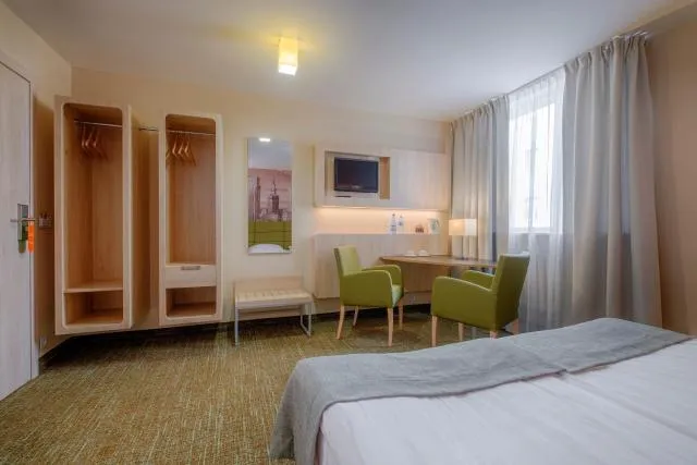  Hotel Reytan - photo  : Restaurant/endroits où manger,Zone assise,Centre de télévision/divertissement,Chambre à coucher,Propriété 