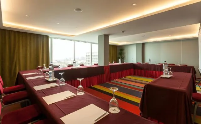  Hotel Presidente Luanda - picture  : Business area/conference room,Business facilities,Banquet/Function facilities,Meeting/conference room,Property 