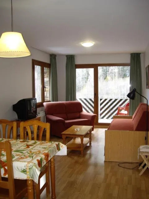  Apartamentos Sant Roma - picture  : Seating area,Dining area,Property 