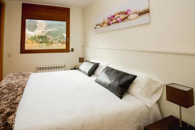  Apartaments Ashome - picture  : Bed,Bedroom,Property 