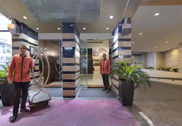  Gateway Hotel - picture  : Facade/entrance,Lobby or reception,Property 