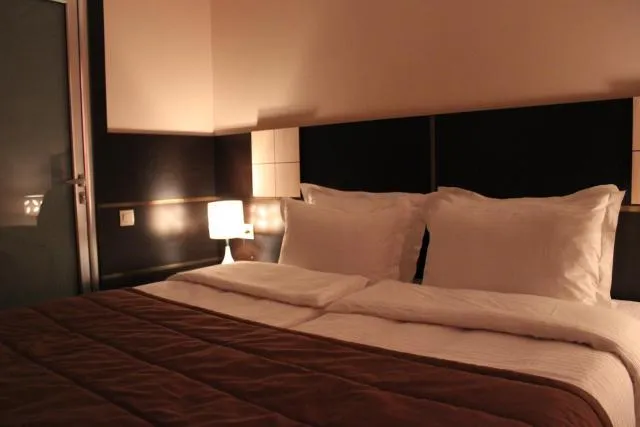  Hotel Lilia Yerevan - picture  : Bed,Bedroom,Property 