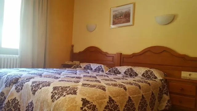  Hotel Sucara - picture  : Bed,Bedroom,Property 