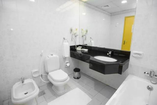  Comfort Inn Hotel Deira - picture  : Bathroom,Property 