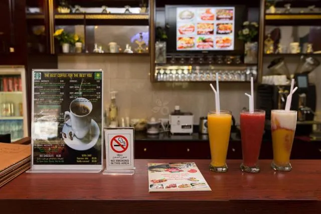  Comfort Inn Hotel Deira - picture  : Restaurant/places to eat,Property 