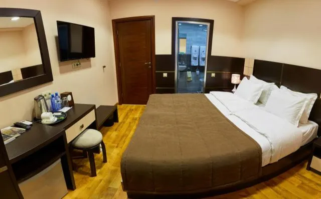  Hotel Lilia Yerevan - picture  : Bed,Bedroom,Property 