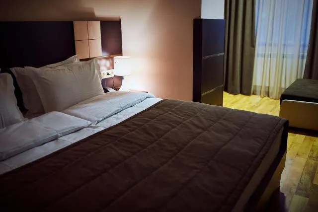  Hotel Lilia Yerevan - picture  : Bed,Bedroom,Property 