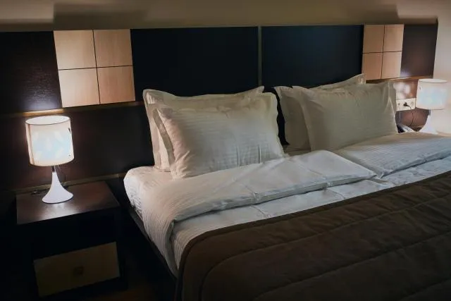  Hotel Lilia Yerevan - picture  : Bed,Bedroom,Property 