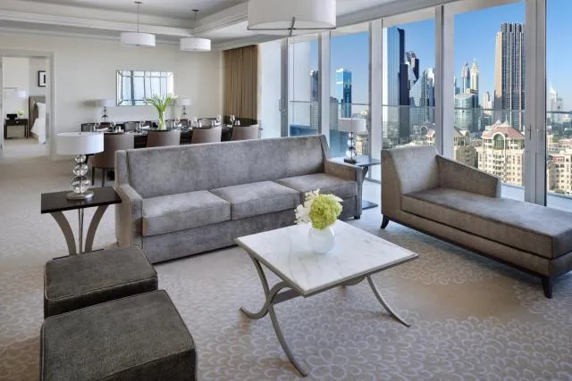  Address Boulevard - picture  : Living room,Property 