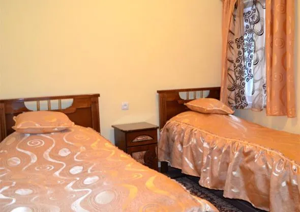  Anush`s B&B - picture  : Bed 