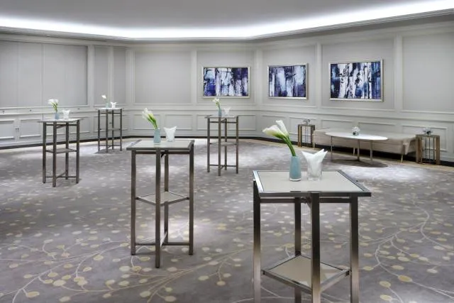  Address Boulevard - picture  : Toilet,Meeting/conference room,Property 