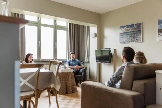  West Bay - picture  : Dining area,Property 
