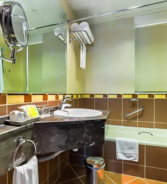  Executive Suites - picture  : Bathroom,Property 