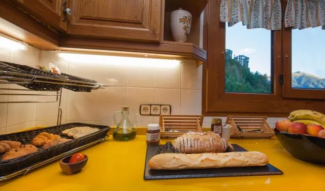  B&B La Lluna - picture  : Kitchen/kitchenette,Food and drinks,Property 