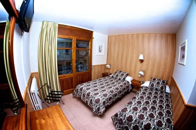  Hotel Comapedrosa - picture  : Bed,Photo of the whole room,Room 