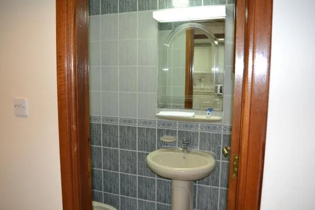  Abu Dhabi Plaza Hotel Apartments - picture  : Bathroom,Bathroom,Property 