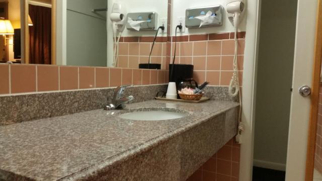 AMERICAN INN OF LIBERAL — photo 10