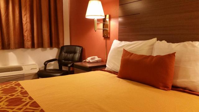 AMERICAN INN OF LIBERAL — photo 11