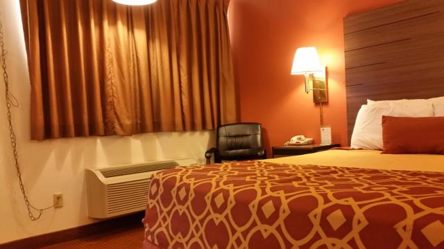 AMERICAN INN OF LIBERAL — photo 16