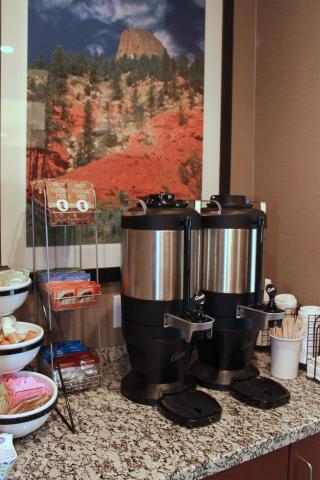 Heartland Inn & Suites — photo 19
