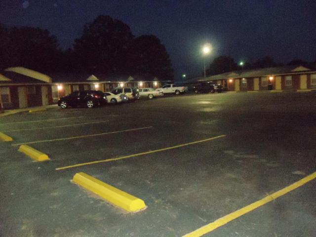 Antlers Budget Inn — photo 15