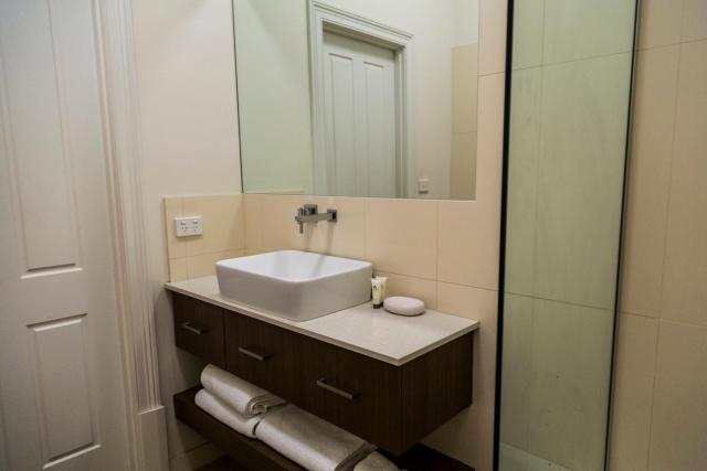 Simmers Serviced Apartments — photo 17