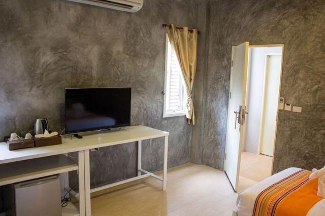 Ban's Avenue Guesthouse — photo 22