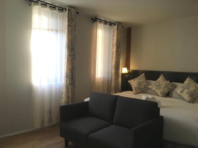 Hotel Noir — photo 8