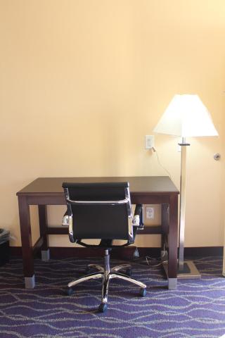 Express Inn & Suites — photo 14