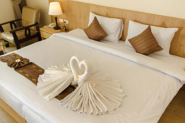 Airport Beach Hotel — photo 16