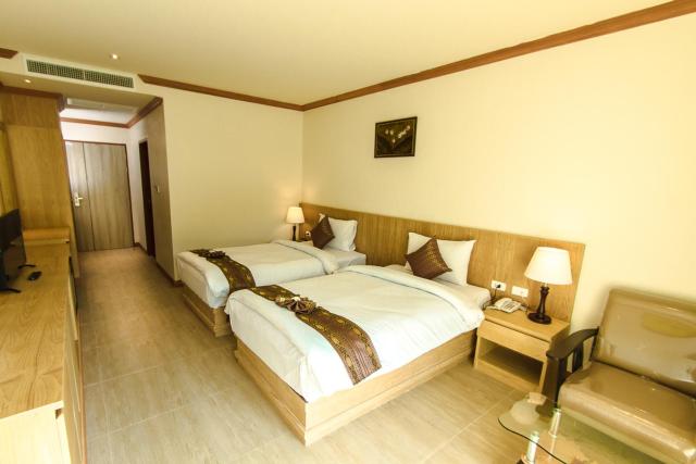 Airport Beach Hotel — photo 15