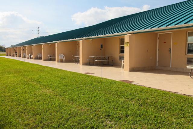 Lake Grassy Inn & Suites — photo 17